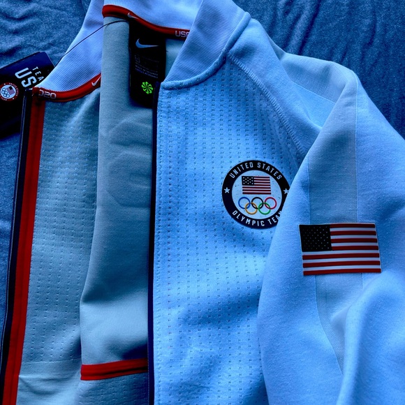 Nike women’s Olympic 2020 rare jacket NEw with tags size L - Picture 12 of 12